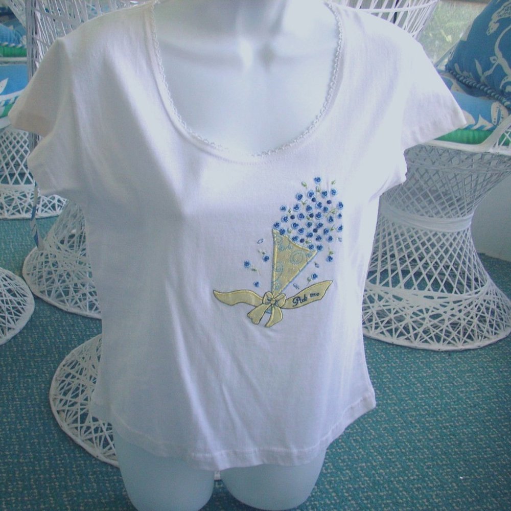 ❤️ Check Me First Top White Wedding Bouquet "Pick Me"  Short Sleeve Tee Medium